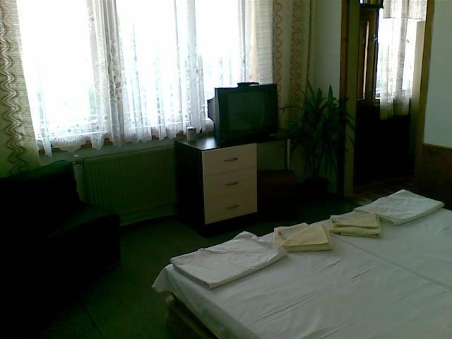 Family Hotel Natalis Hisarya Bilik gambar