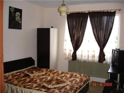 Family Hotel Natalis Hisarya Bilik gambar